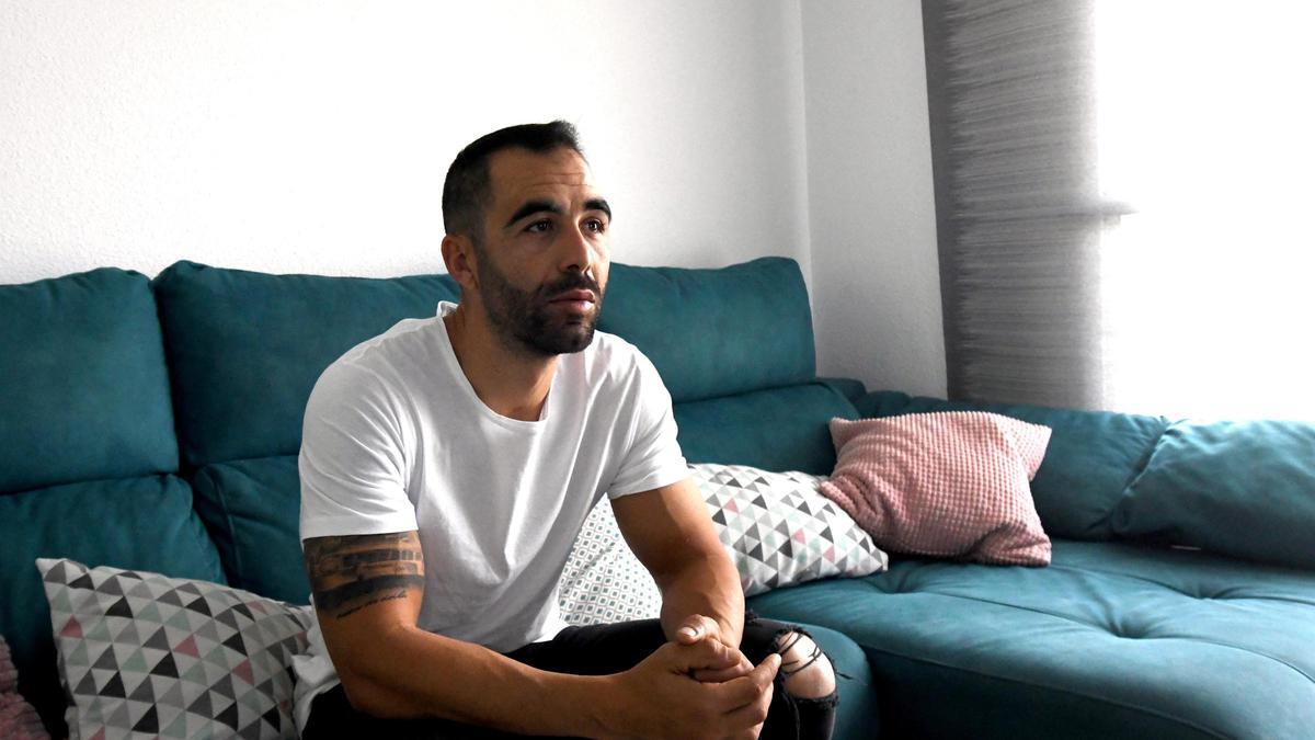 Andrés Martínez, víctima del 'caso 609', en su domicilio (FOTO DE ARCHIVO).