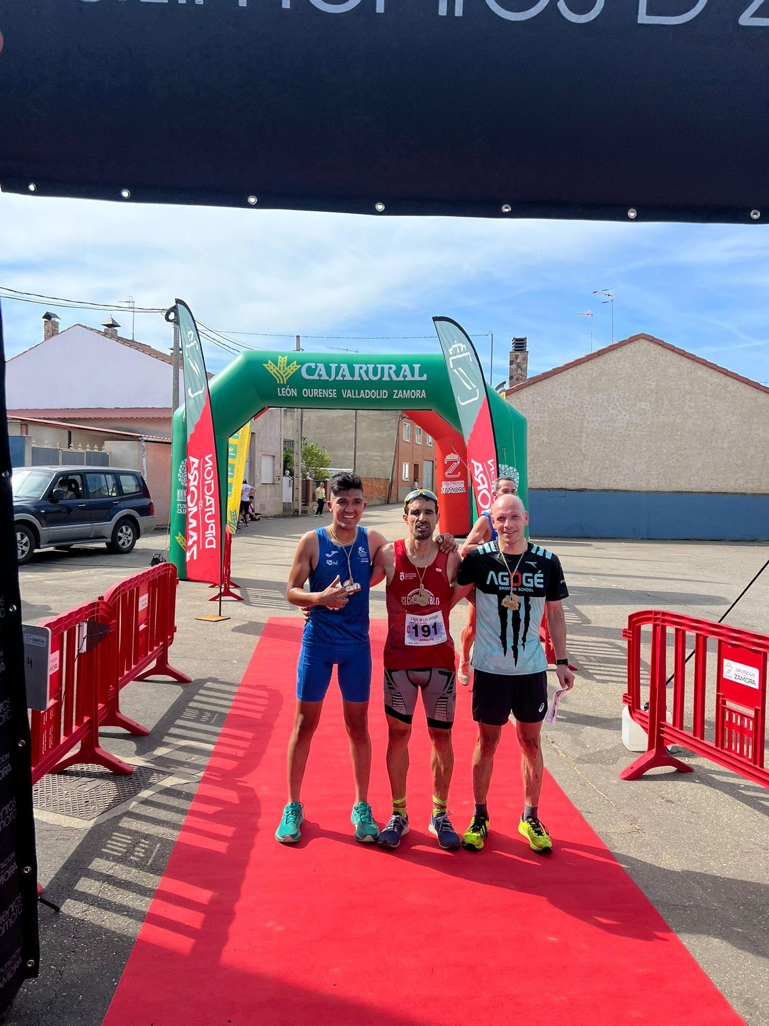 Trail Las Cavernas en Pueblica de Valverde