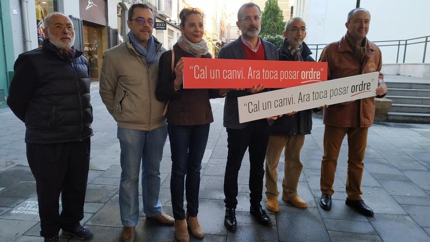 Pere Casellas amb membres del PSC figuerenc.