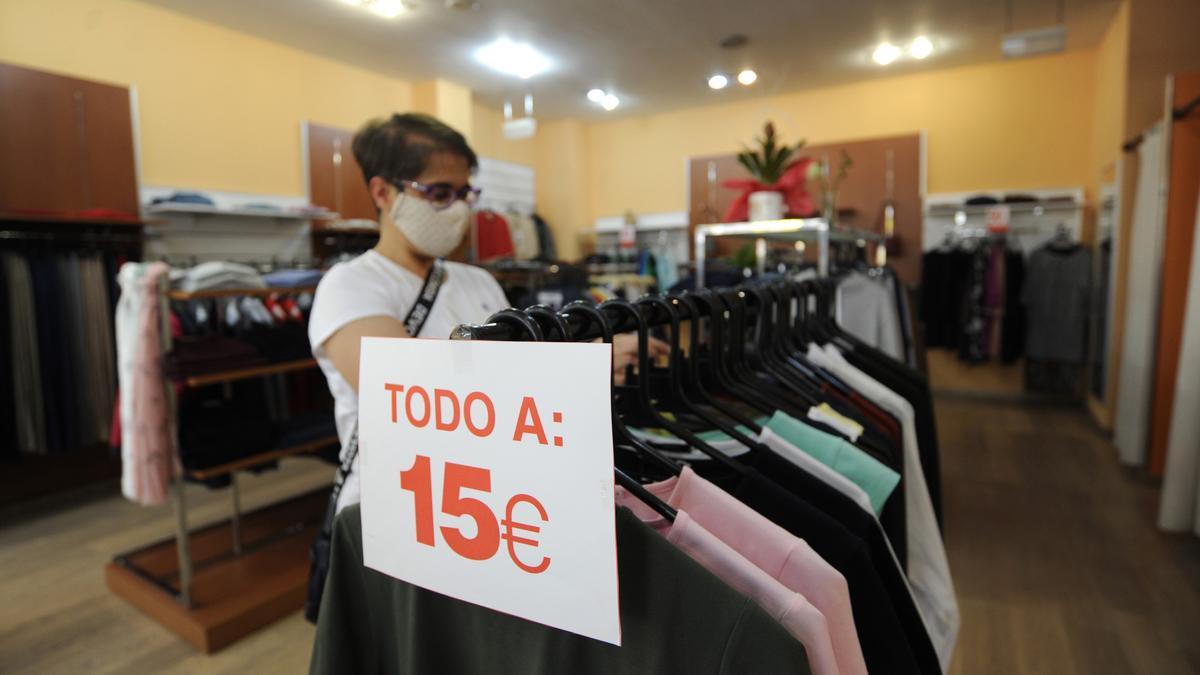 Una tienda de ropa en Lalín.//Bernabé/Javier Lalín