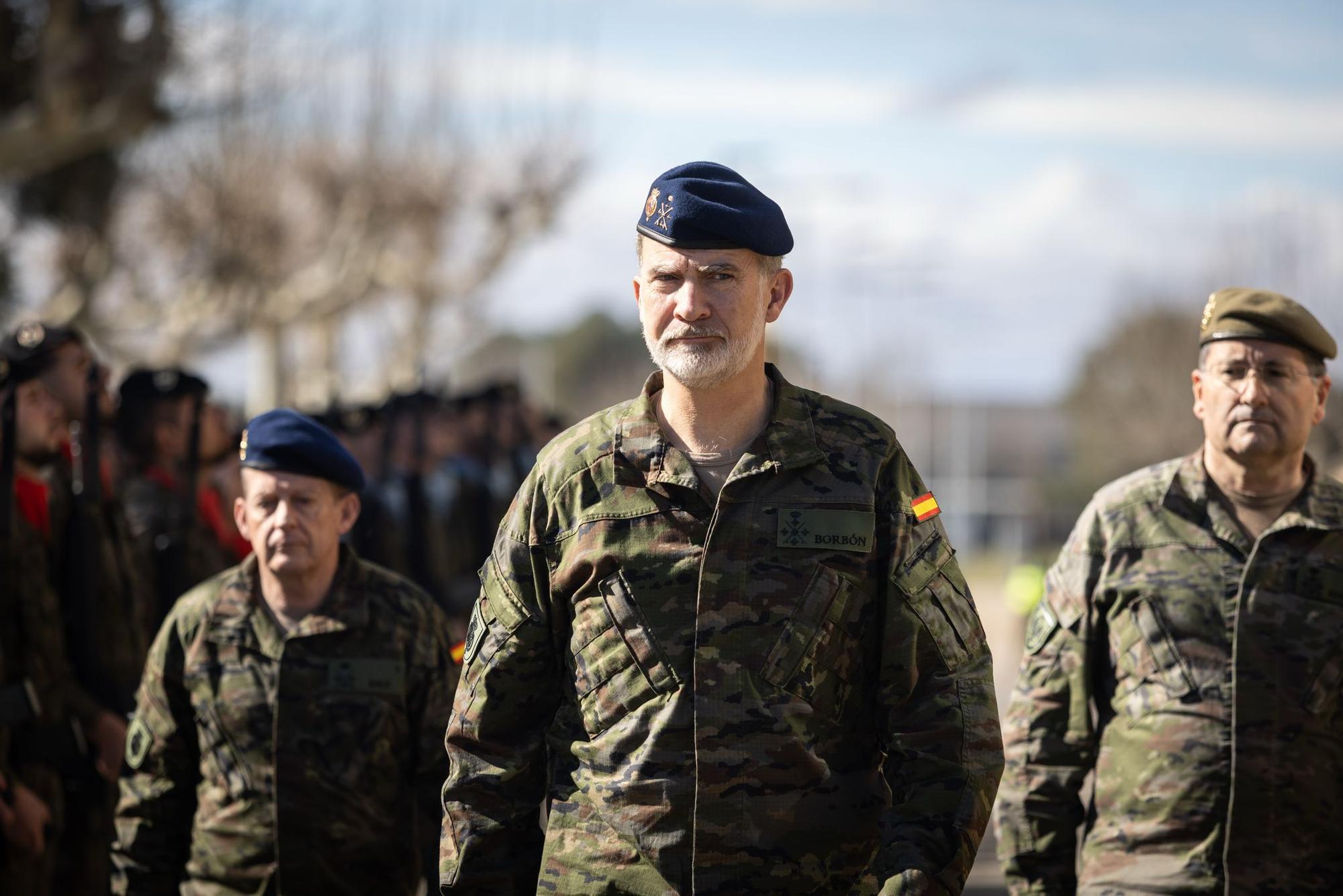 Felipe VI visita la brigada Aragón I en Zaragoza