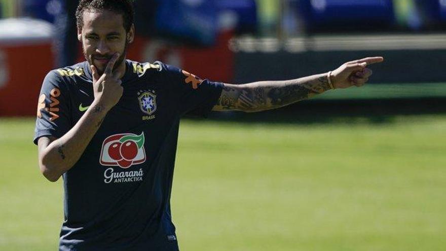 Neymar pierde la capitanía de Brasil en beneficio de  Dani Alves