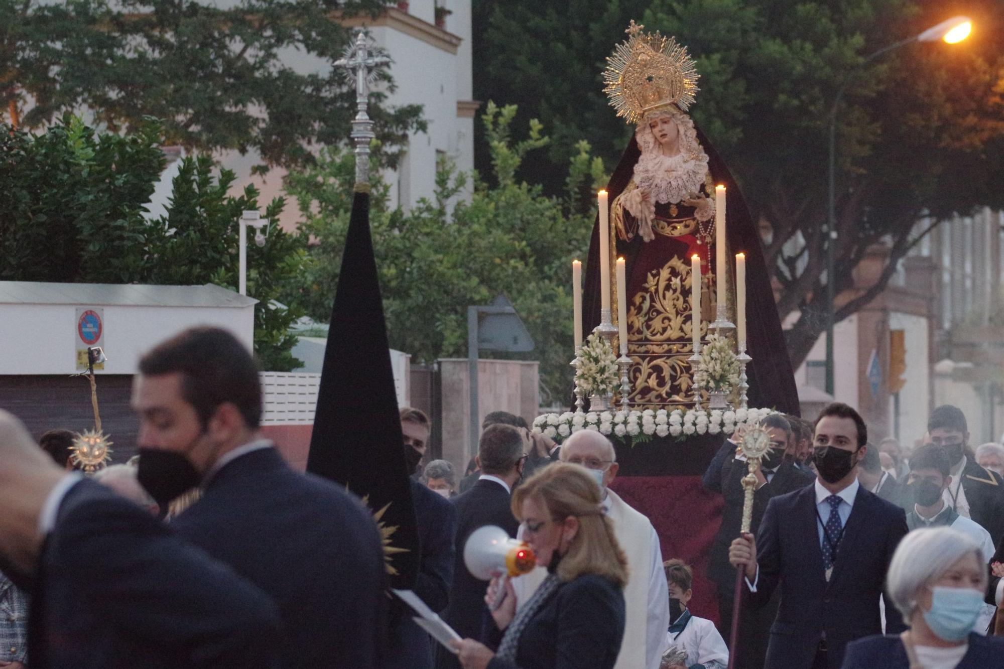 Salida de la Virgen Mediadora en Rosario de la Aurora.