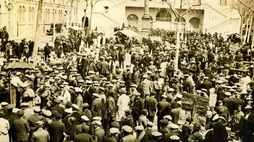 La fira de les 40 hores 
de Ripoll a principis 
del segle XX.  fons acri
