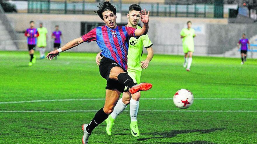 Chema Díaz falló un penalti pero marcó el gol del triunfo azulgrana en el minuto 89. ERNESTO SÁNCHEZ