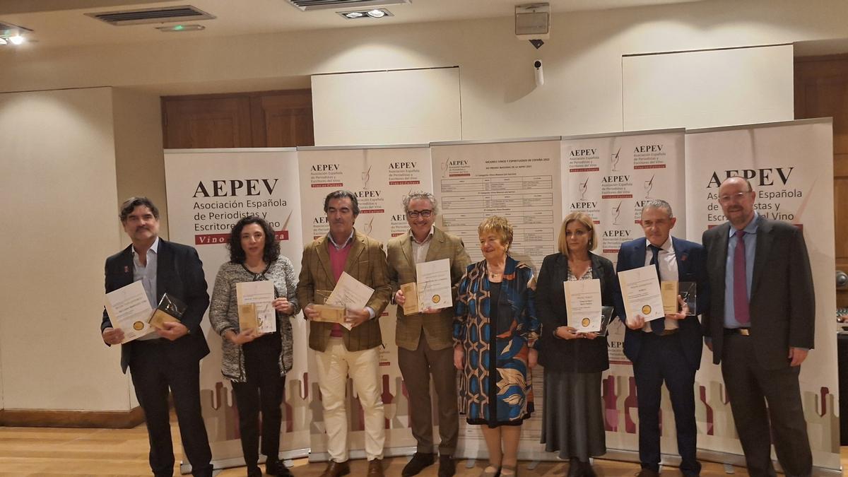 Foto de familia de los reconocidos por la AEPEV