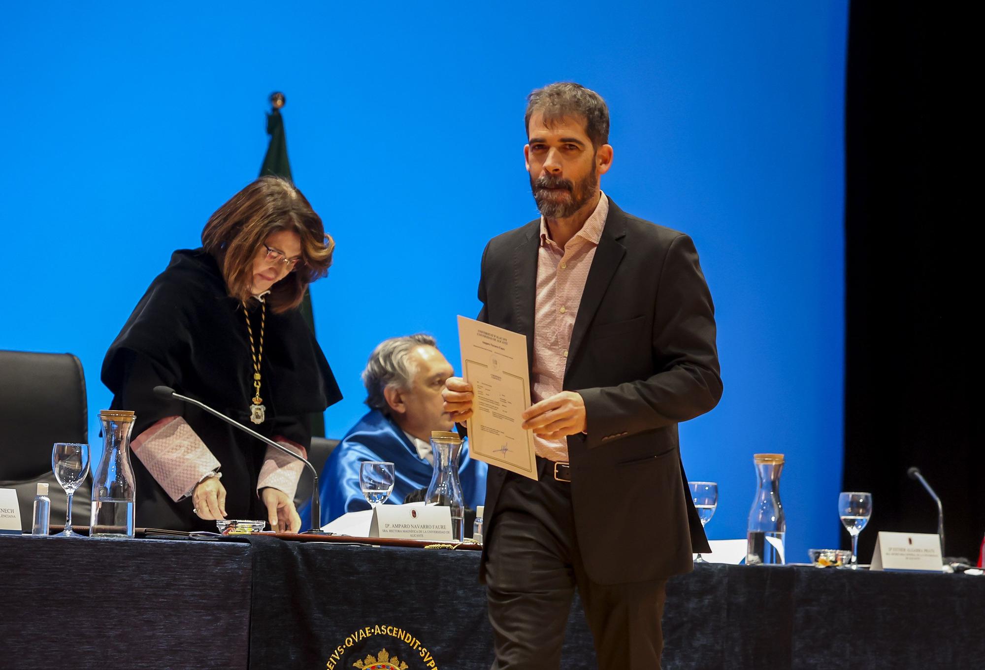 SANTO TOMAS AQUINO HONORIS CAUSA JOAN FRANCESC MIRA Y PREMIOS EXTRAORDINARIOS DE DERECHO EN PARANINFO