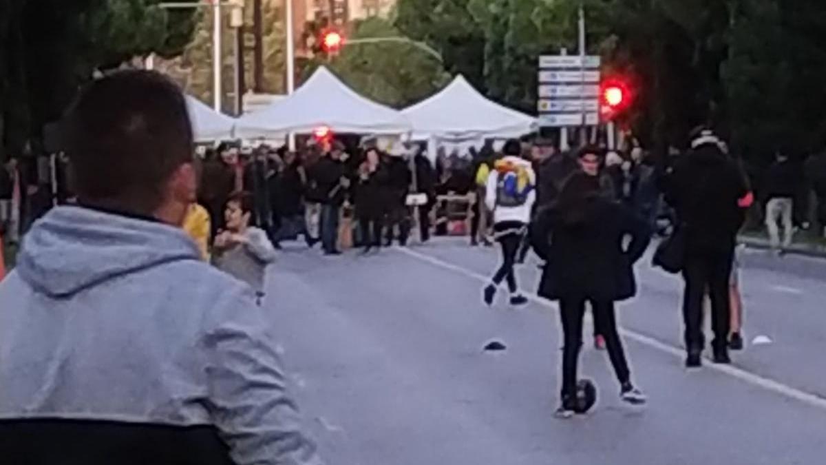 Un conductor embiste a un grupo de concentrados independentistas en Tarragona