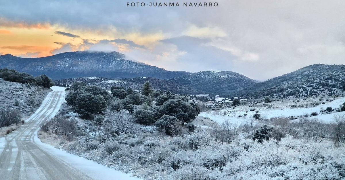 Primeros copos de nieve en Inazares (Moratalla) este 2024