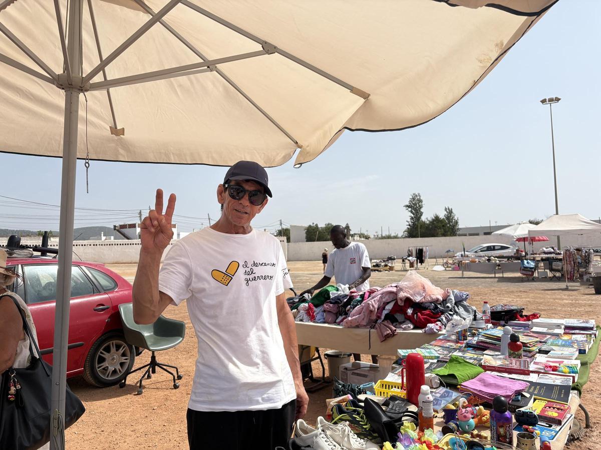 Mohammed en su puesto en el mercadillo de Sant Jordi