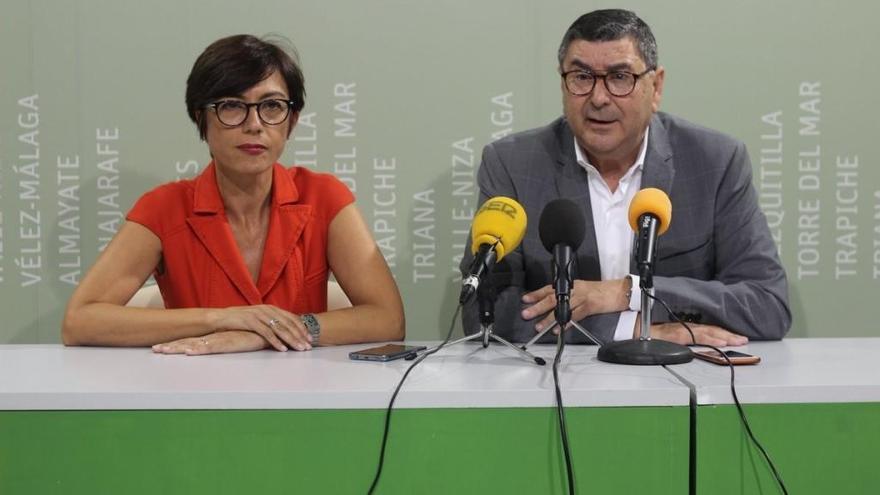 La subdelegada del Gobierno en Málaga, María Gámez, y el alcalde de Vélez, Antonio Moreno Ferrer.