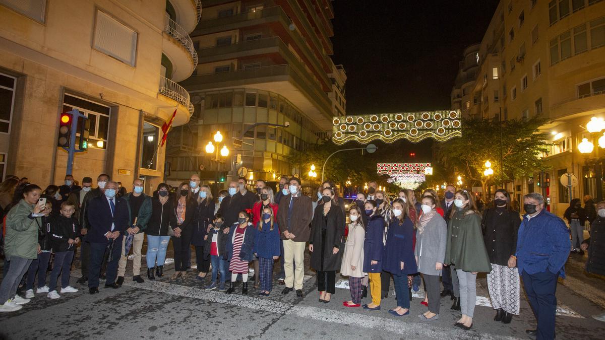 La iluminación navideña ya luce en Alicante con dos millones de leds