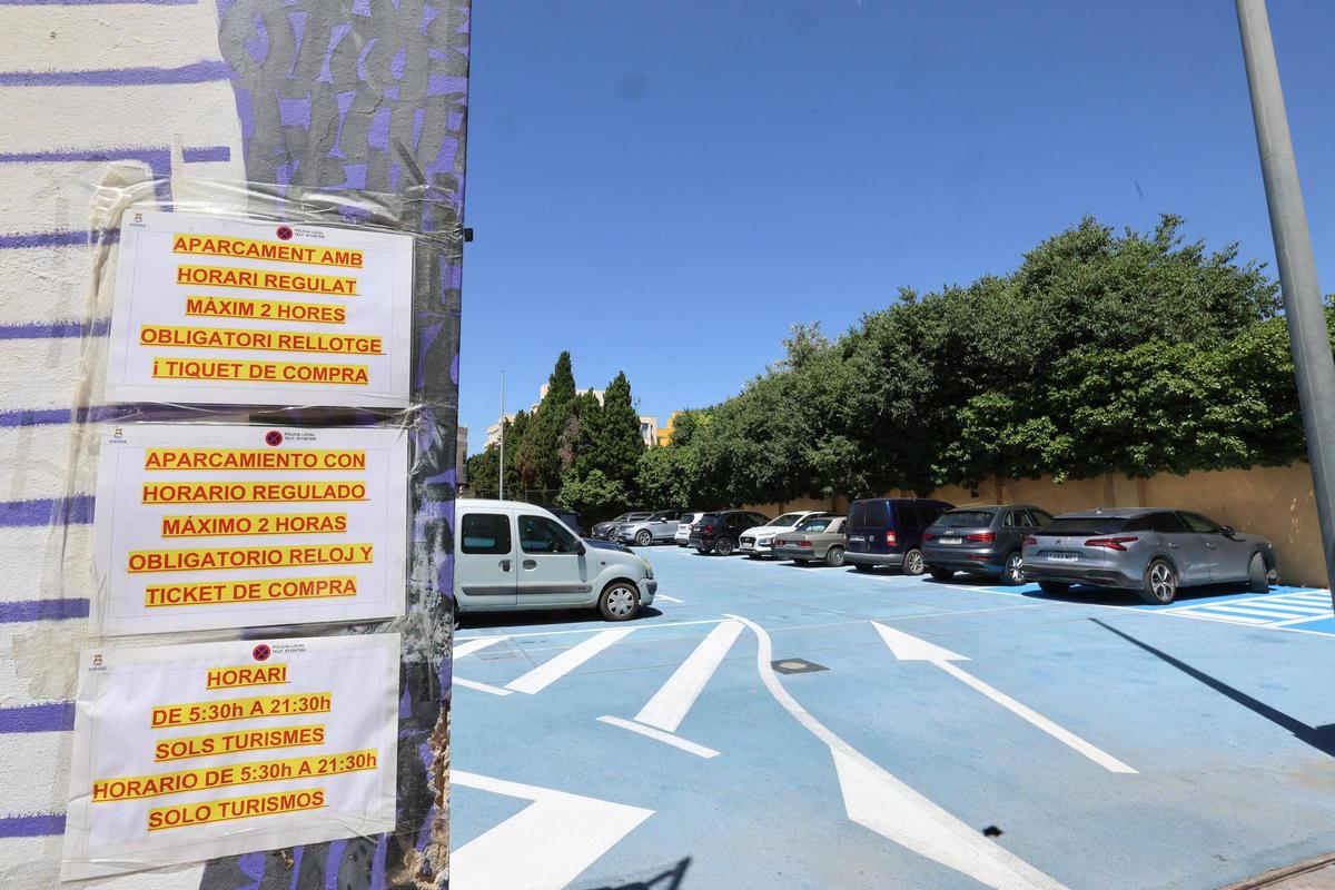 Imágenes del aparcamiento provisional por el cierre del 'parking' del Mercat Nou Imágenes del aparcamiento provisional por el cierre del 'parking' del Mercat Nou