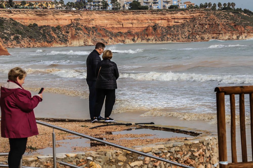 El Ayuntamiento de Orihuela ha valorado en más de medio millón de euros los destrozos provocados por la Borrasca Gloria en su litoral