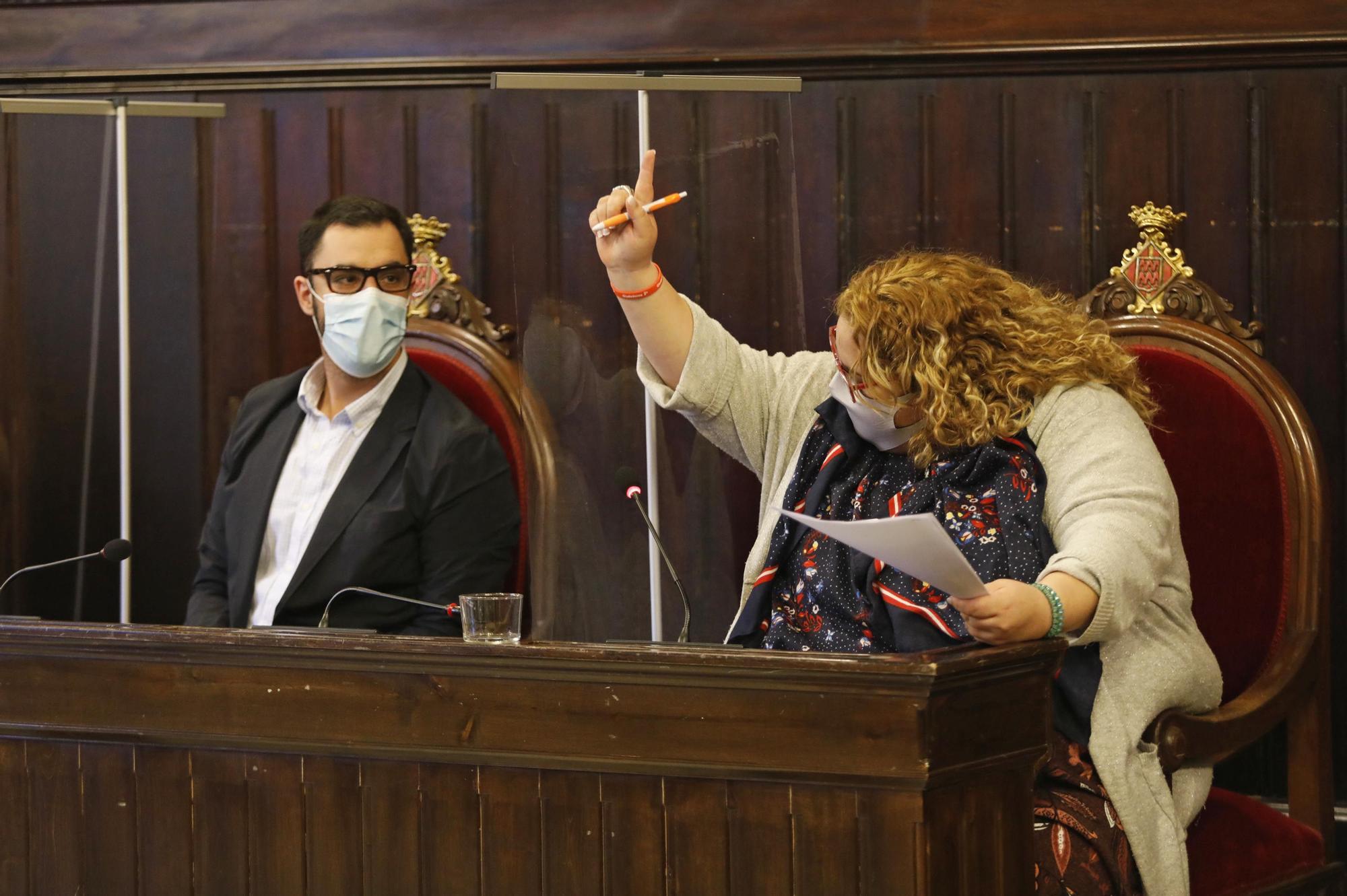 JxCat, el PSC i Cs tomben una moció municipal de Guanyem Girona en contra de l'ampliació del Prat