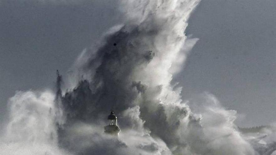 Olas de 20 metros en el Cantábrico