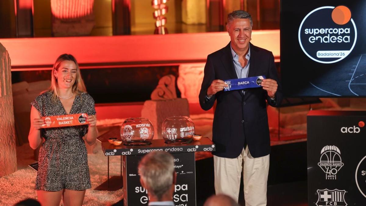Mireia Belmontey Xavier Garcia Albiol fueron las manos inocentes del sorteo