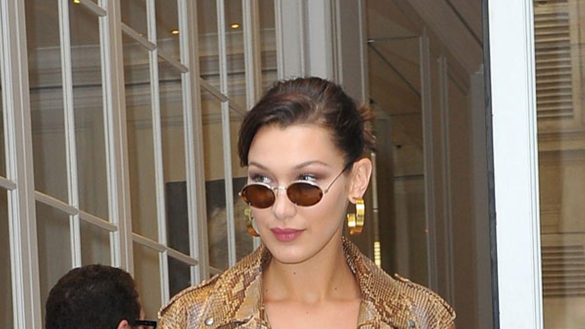 Bella Hadid sale en bikini por París