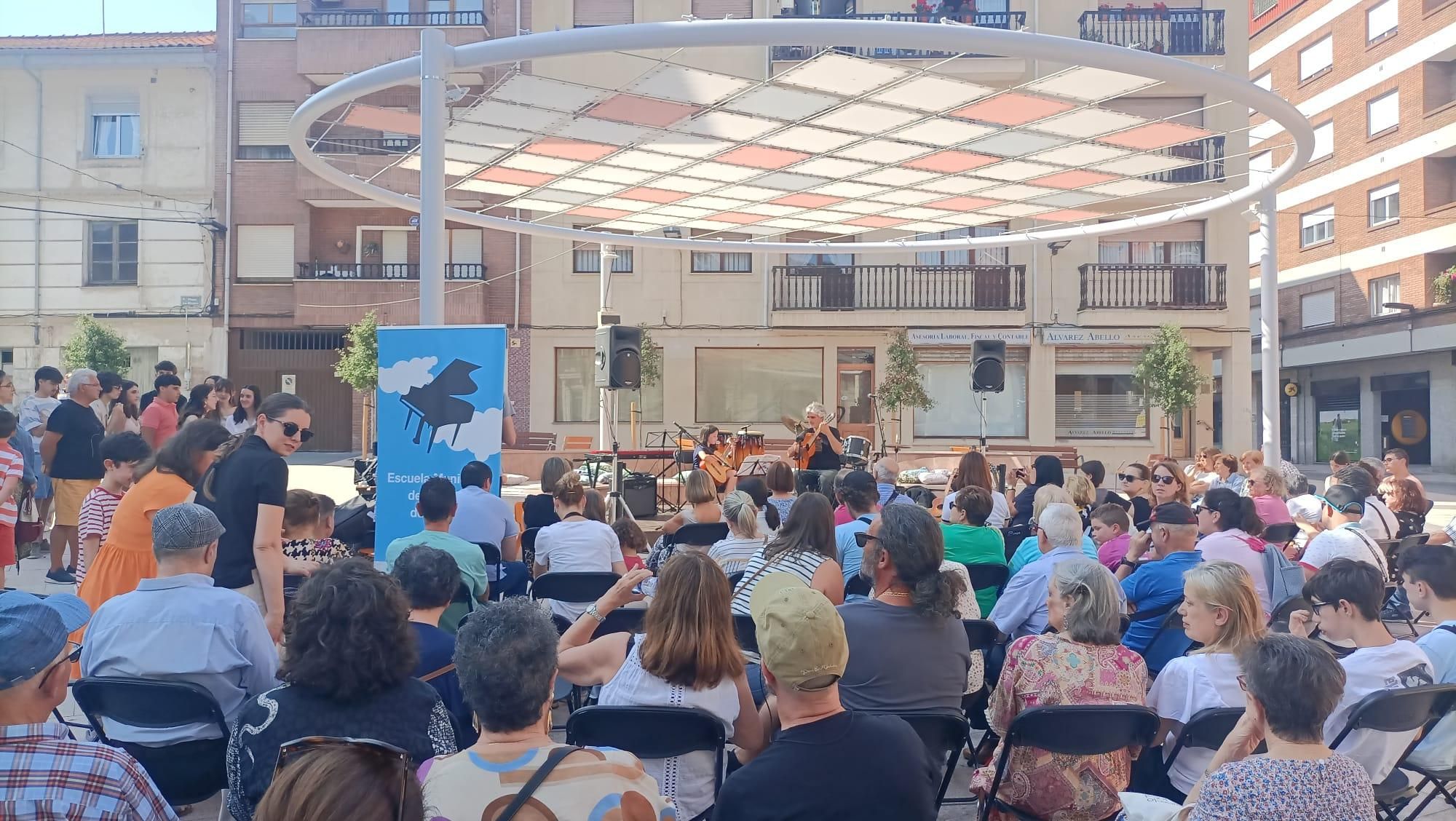 Grado arranca con música el programa "Emplazarte" de "cultura de calle"