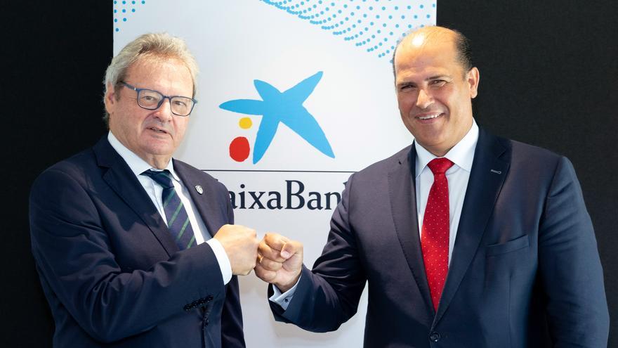 Costa Adeje y CaixaBank refuerzan su acuerdo