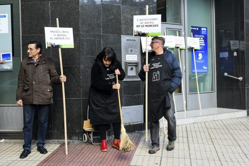 'Escobada' vecinal en Las Fuentes