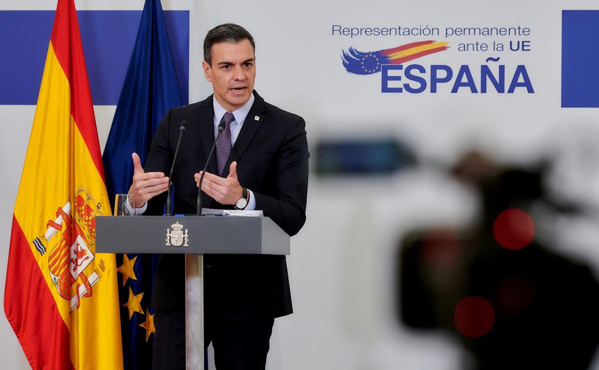 El presidente del Gobierno, Pedro Sánchez, durante su comparecencia al término del Consejo Europeo extraordinario de este 25 de mayo en Bruselas. 