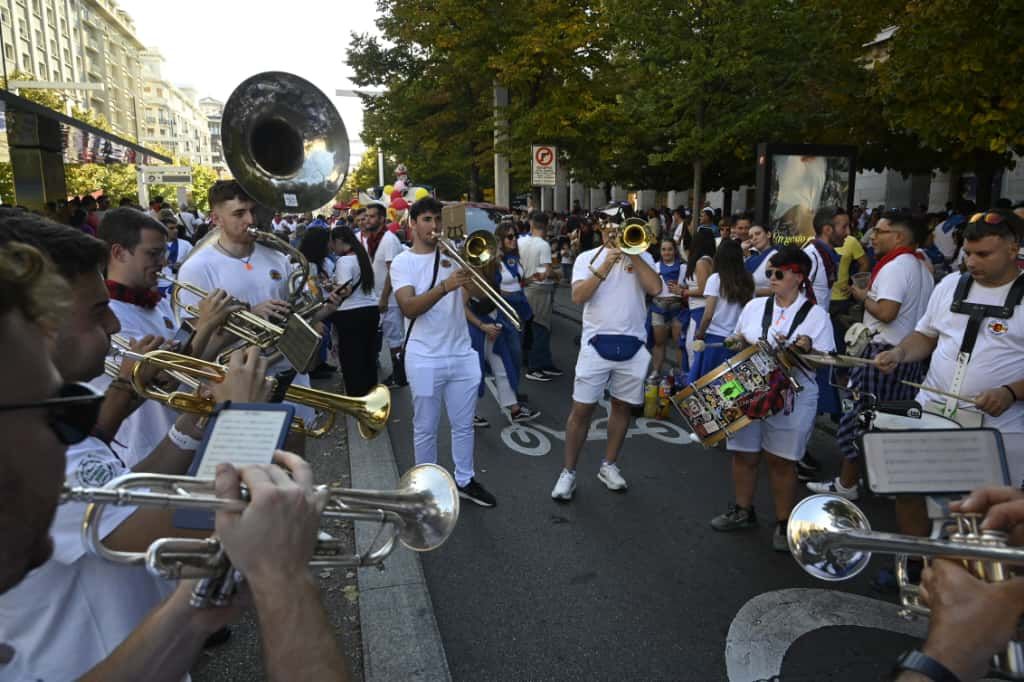 En imágenes | Primer día de las Fiestas del Pilar con las peñas y el pregón