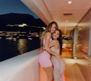 Las Kardashian se lo pasan en grande en un megayate construido en Vigo