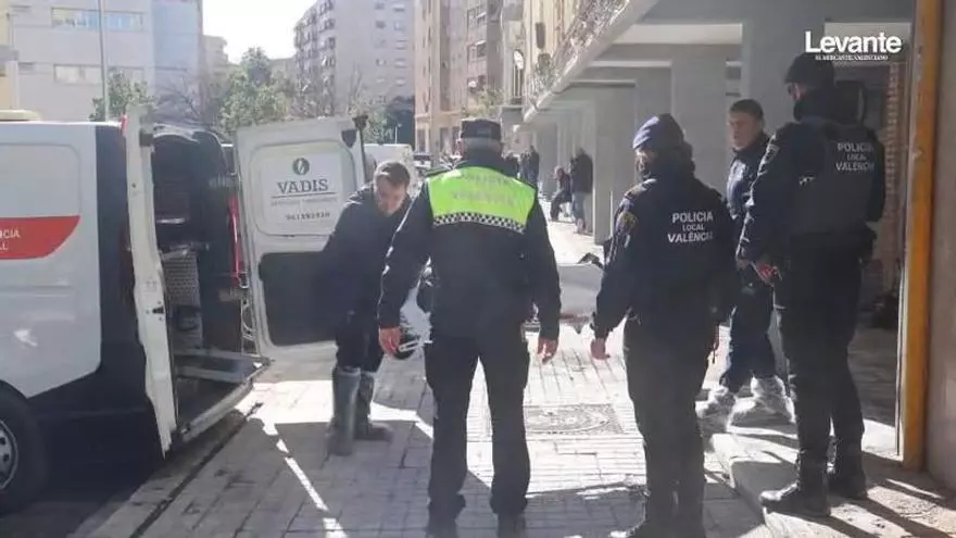 Un hombre muere y 19 personas resultan heridas en un incendio en Tres Forques