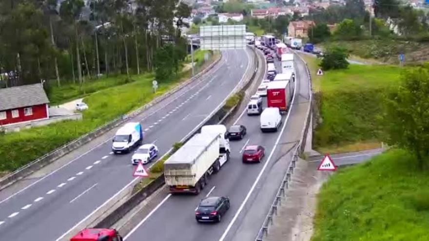 Un accidente en Peinador colapsa la AP-9 en sentido Rande