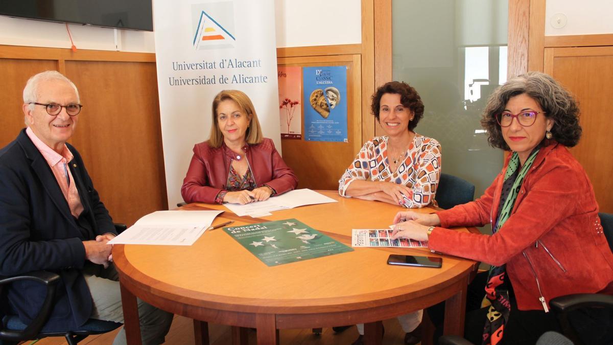 Philippe Gilot, Lucía Gomis, Carmen Cobela, directora del Servicio de Cultura, Loretta González, coordinadora técnica de la OFUA.
