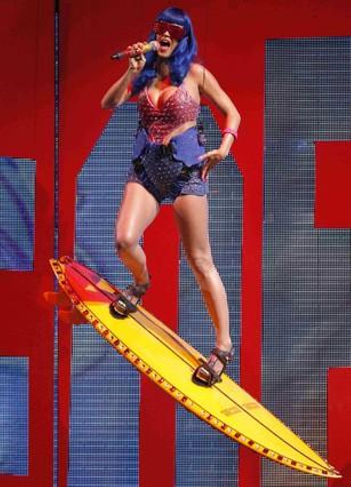 La cantant Katy Perry, si bé no va aparèixer despullada com havia promès, va brillar amb la interpretació de California Gurls.