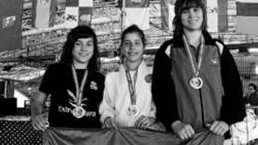 Las selecciones cadete e infantil extremeñas logran tres medallas