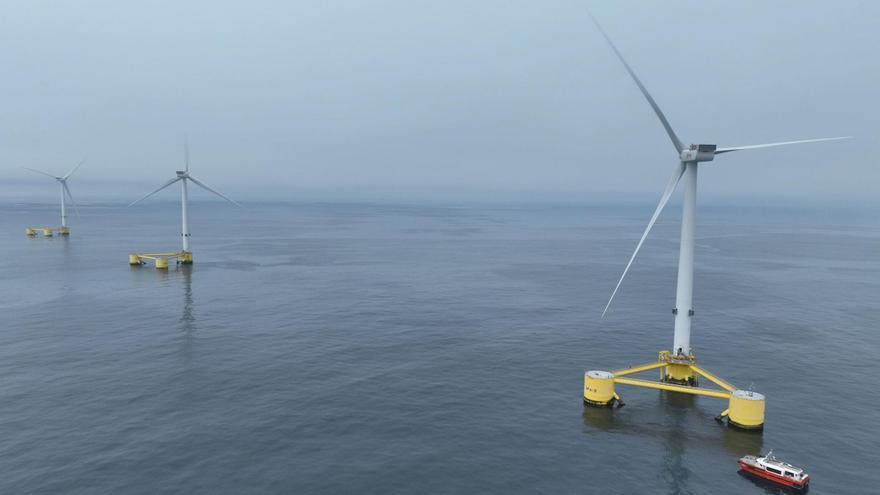 Así quiere la Xunta estrenar la eólica marina en España: parques pequeños en la costa norte de Galicia y «compatibles» con la pesca