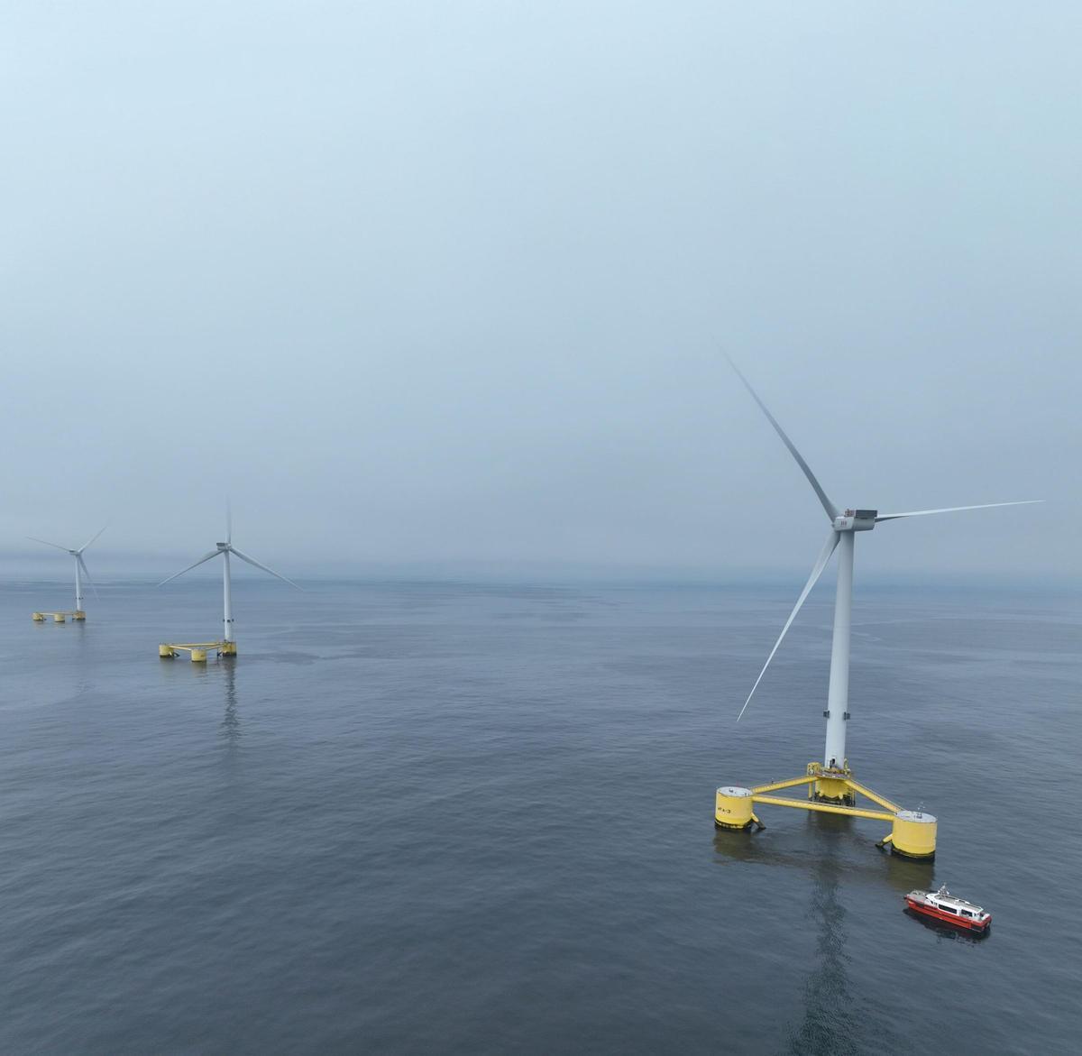 Aerogeneradores del parque eólico marino de Viana do Castelo.
