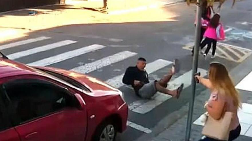 Una policía mata a un presunto ladrón frente al colegio de su hija en Brasil