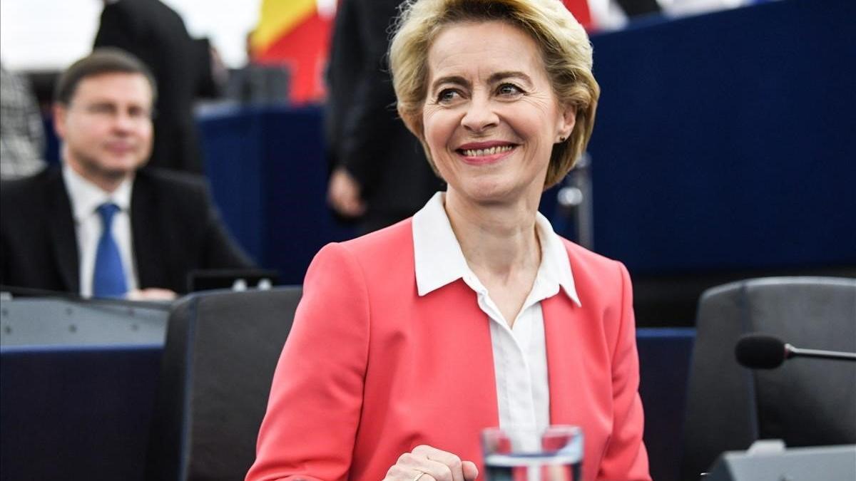 La presidenta de la Comisión Europea, Ursula von der Leyen, en el pleno de Estrasburgo.