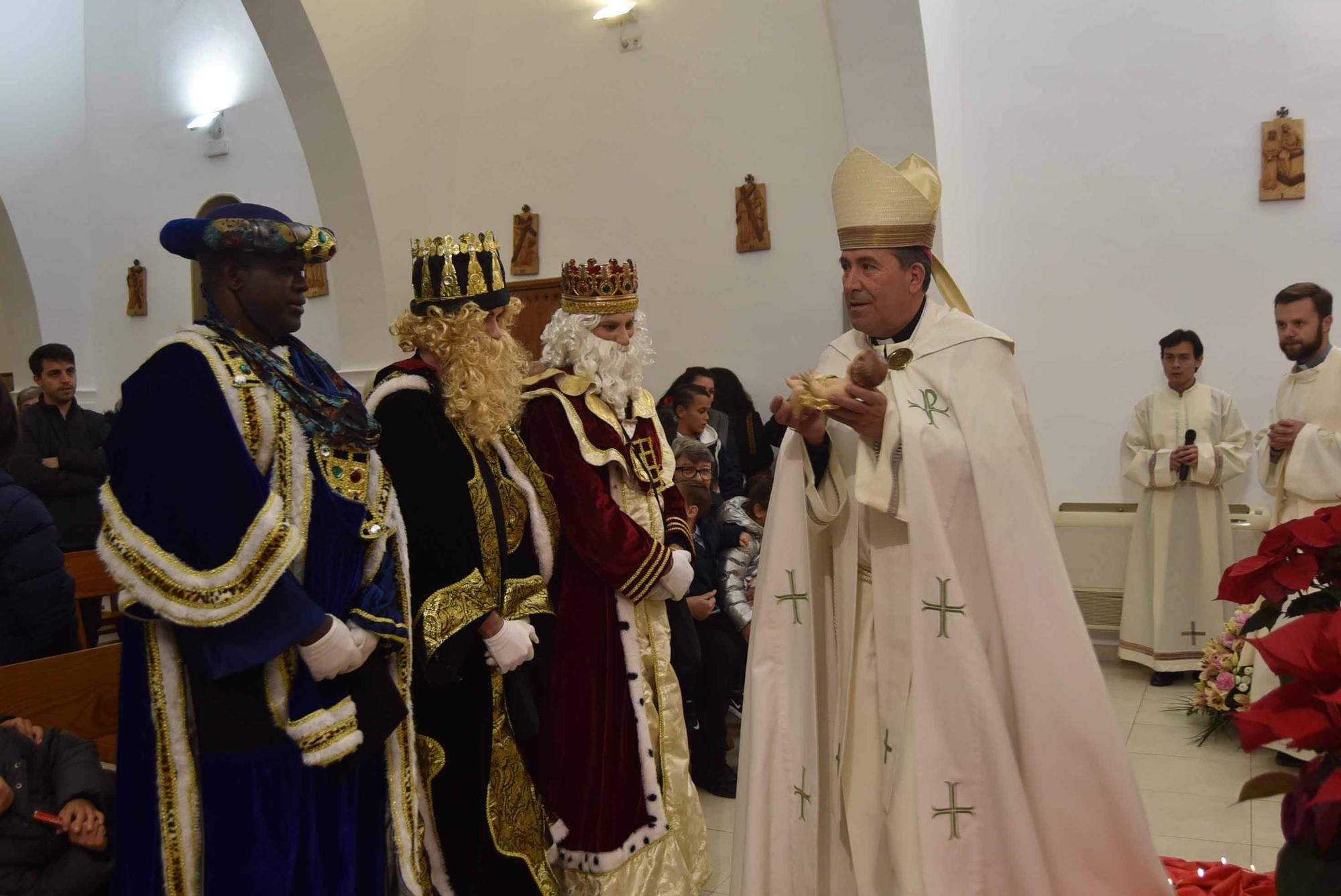 Mira aquí la galería de fotos completa de los Reyes Magos en Santa Eulària