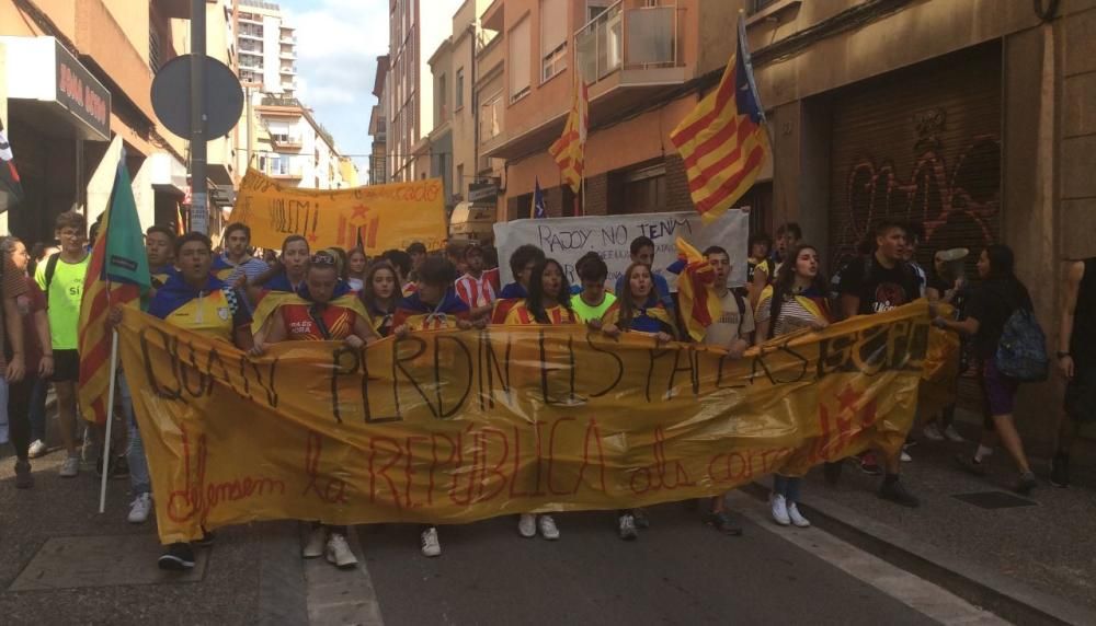 Estudiants universitaris i de secundària es manifesten a Girona