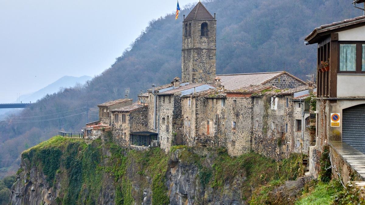 Castellfollit de la Roca, un dels pobles que ha participat en la prova pilot.