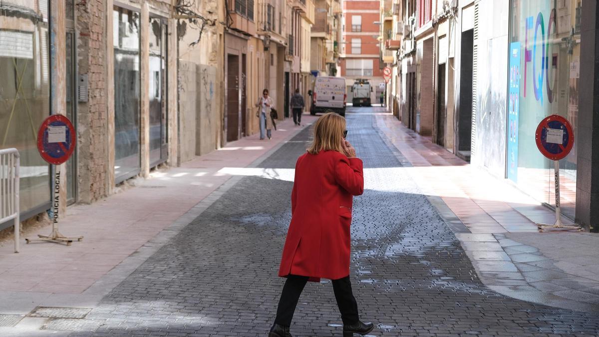 La calle Teniente Ruiz, del centro de Elche, abierta tras su remodelación