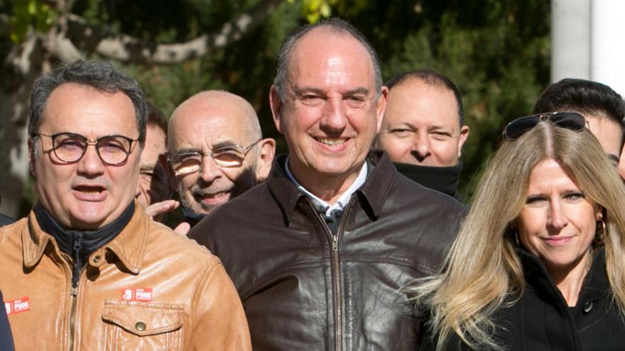 Sanguino y Montesinos, junto al secretario local del PSOE, Miguel Millana, en un acto reciente del partido