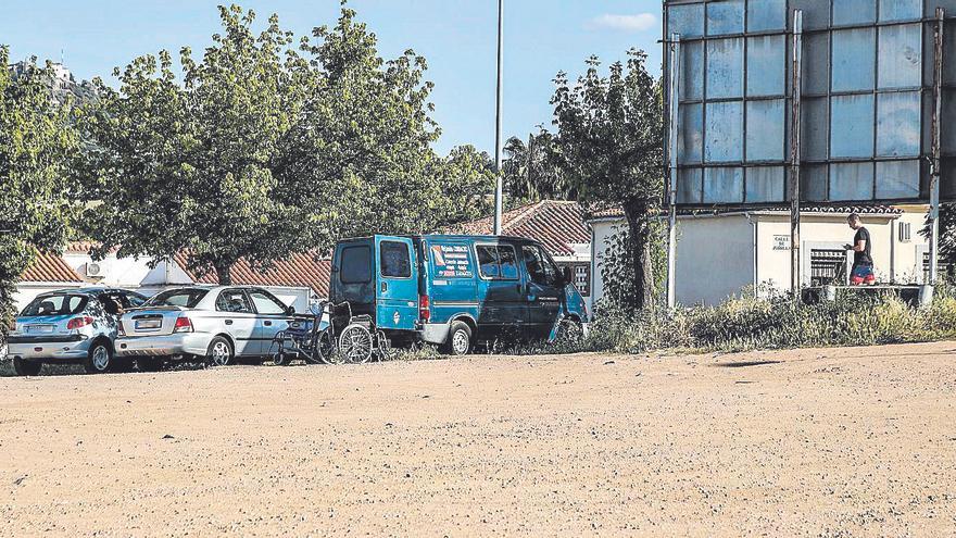 A vueltas con la falta de aparcamientos en Cáceres