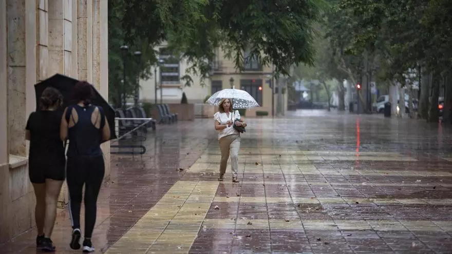 Las lluvias descargan en la Canal de Navarrés y la Costera
