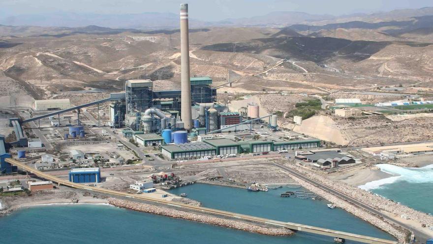 Adiós a la central térmica de Carboneras, una de las más contaminantes