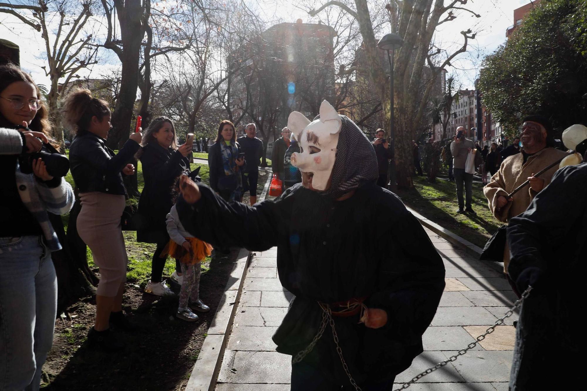 EN IMÁGENES: El Antroxu tradicional en Avilés