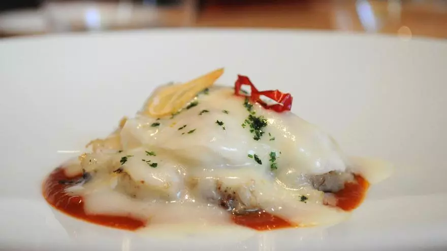 Receta de oreja de atún rojo con cocochas al pilpil y salsa vizcaína