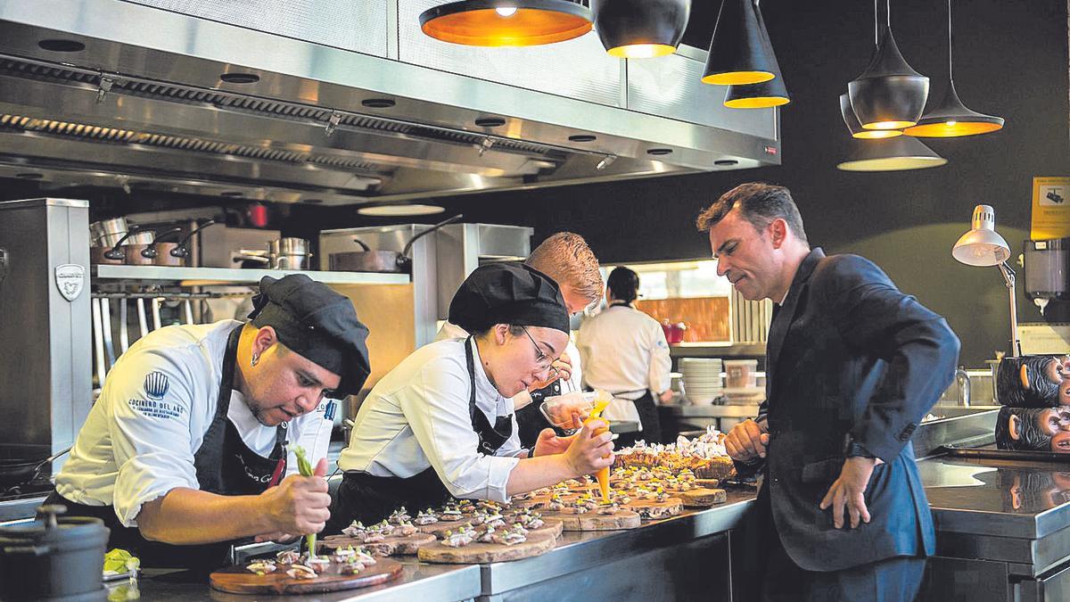 El restaurante de José Carlos acogió un menú degustación a cuatro manos.
