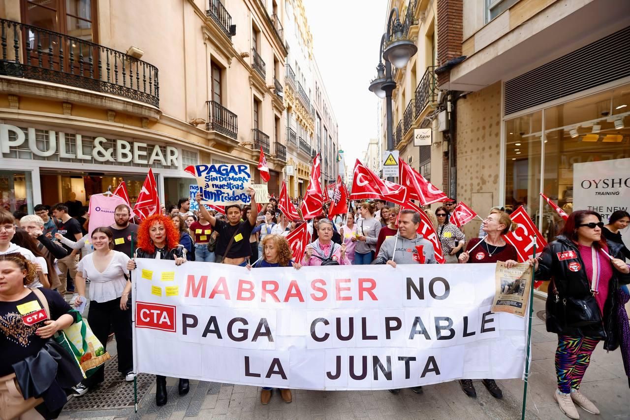 El conflicto laboral de las limpiadoras de los institutos de Córdoba, en imágenes