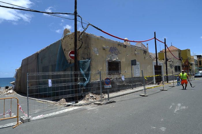 DERRIBO EDIFICIO EMBOTELLADORA DE AGUA SAN ROQUE